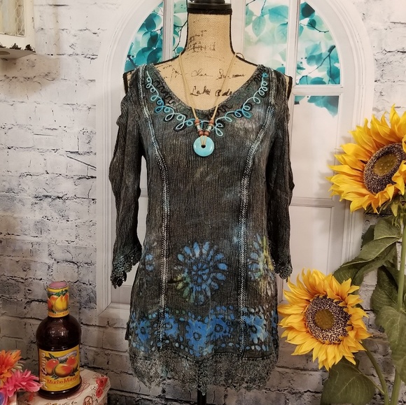 🌺SALE!🌺 3X&4X FLORAL EMBELLISHED TIE DYE TUNIC - Picture 3 of 8